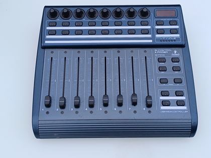 Behringer-BCF2000"